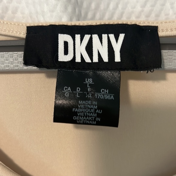 DKNY Sleeveless Shell Top Size L Creamy Beige Tan - Picture 4 of 5